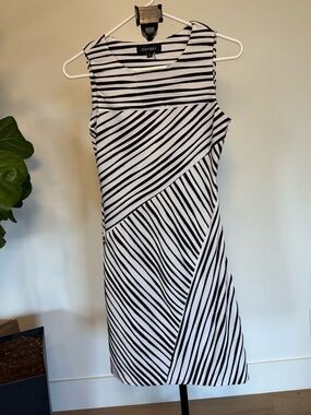 Ellen Tracy Black and White Striped Sleeveless Sheath Dress